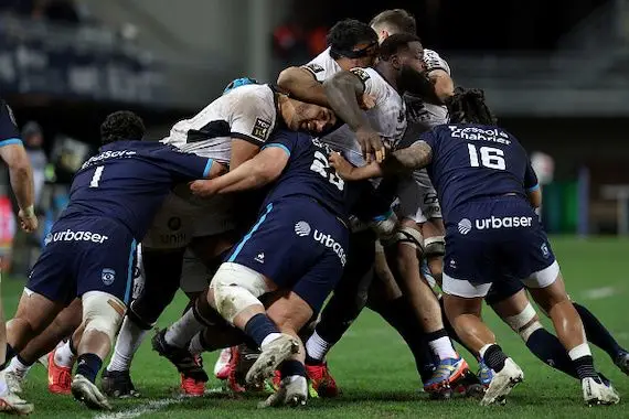 Rugby, copropriété et humour: un cocktail explosif